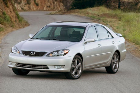 toyota-camry-se-20050825061523111.jpg