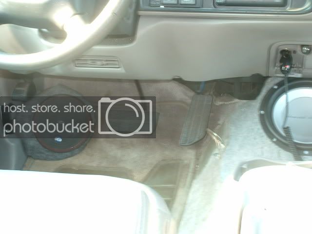leftkick004.jpg