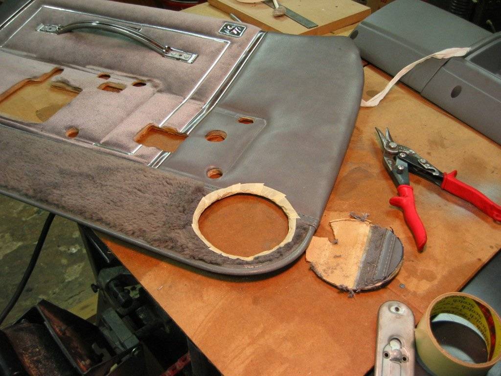 PanelSpeakerHole.JPG