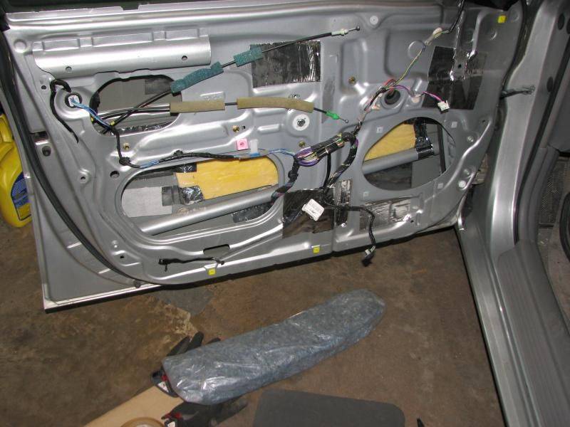 2002CamryFrontSpeakers017.jpg