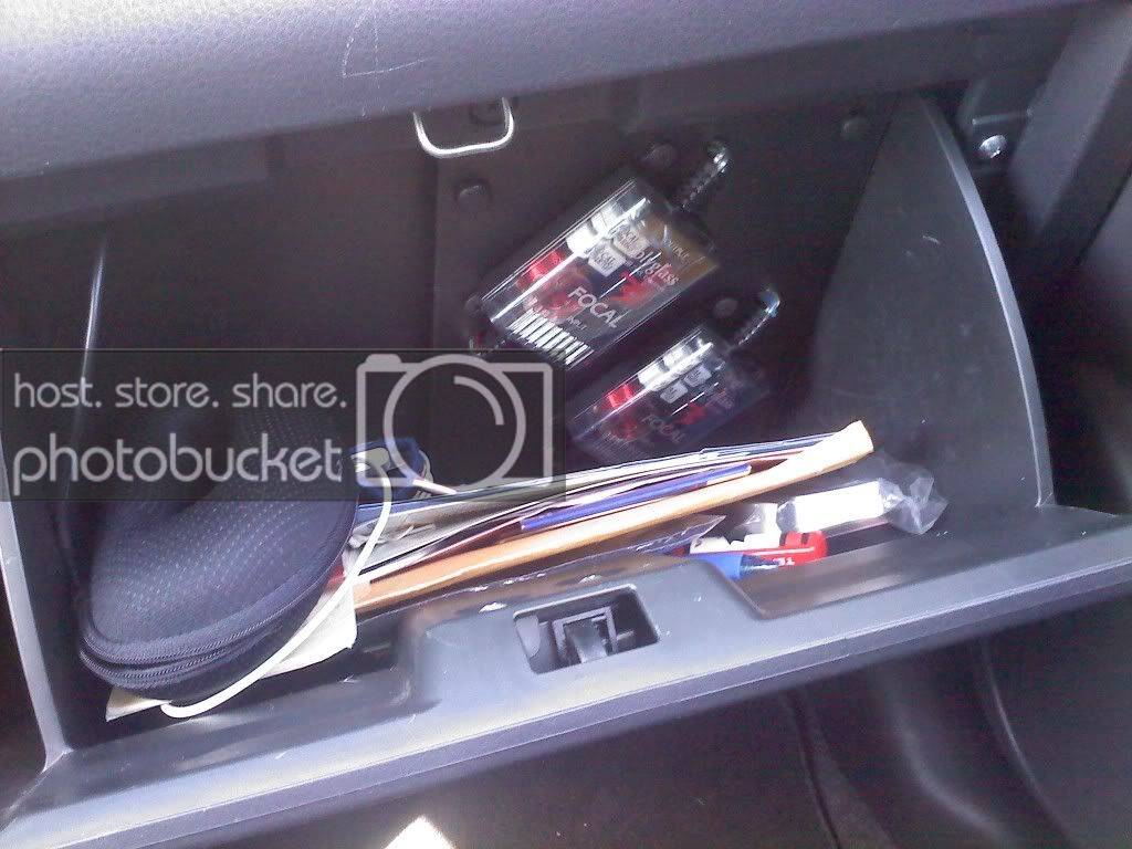 xoverglovebox.jpg