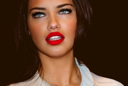 adriana-lima-beautiful-fashion-gorgeous-lips-Favim.com-272102.jpg