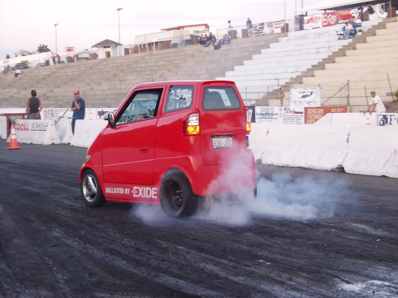 2006-Commuter-Cars-Tango-Drag-Strip-1280x960.jpg