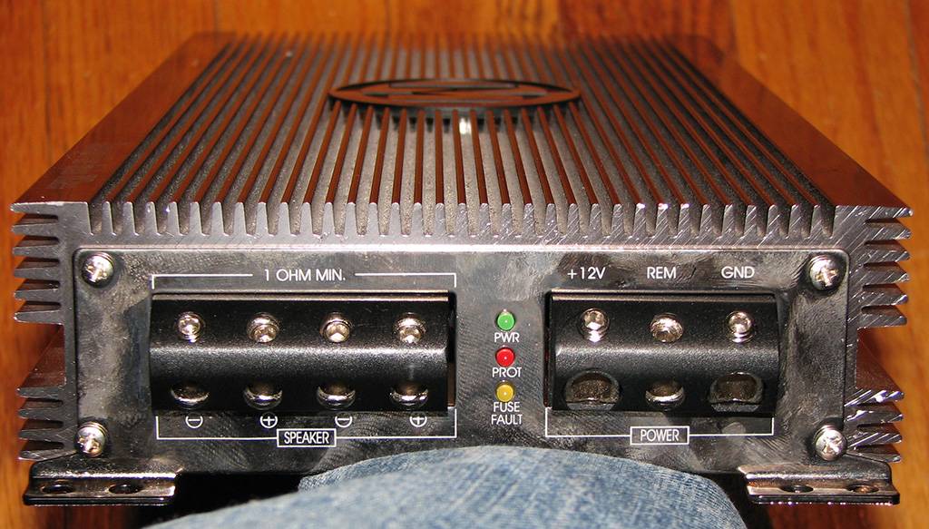 16-MC1000D-Connections.jpg