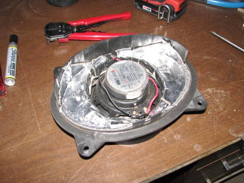 2002CamryFrontSpeakers013.jpg