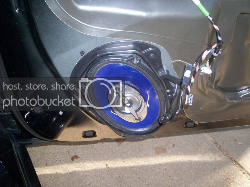 KeishasChrysler300Pioner6x9sinfrontdoor.jpg
