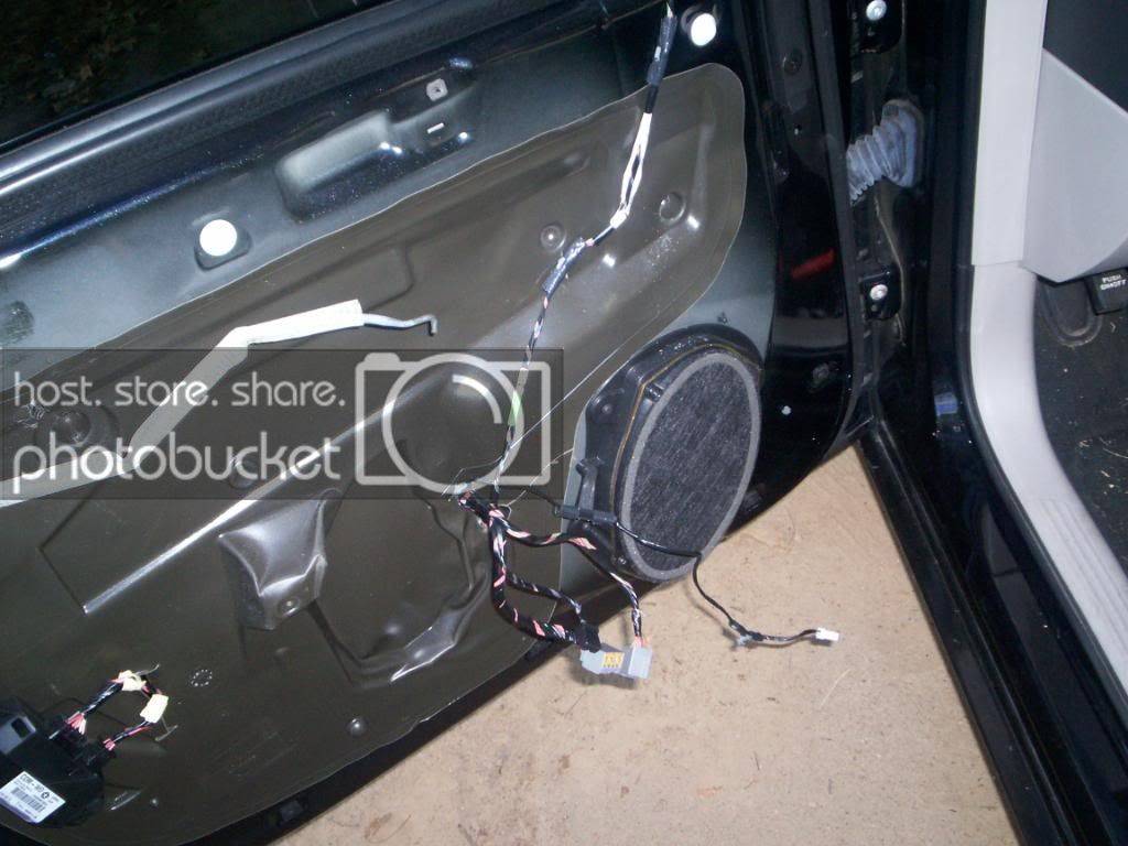 KeishasChrysler300factory6x9infrontdoor.jpg