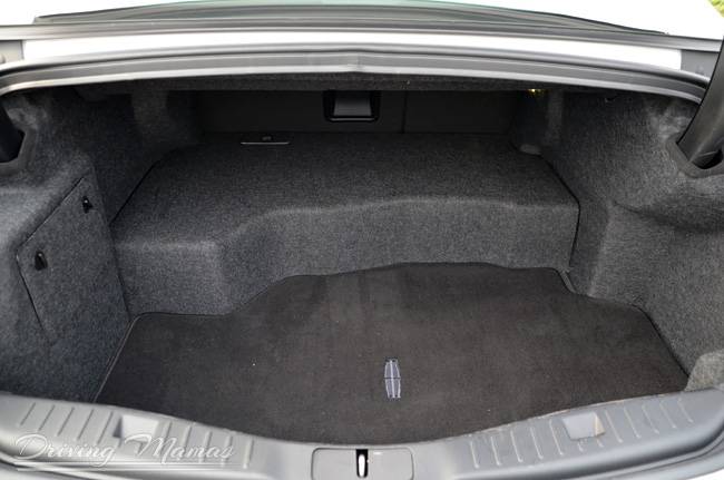 2014-lincoln-mkz-hybrid-review-05.jpg