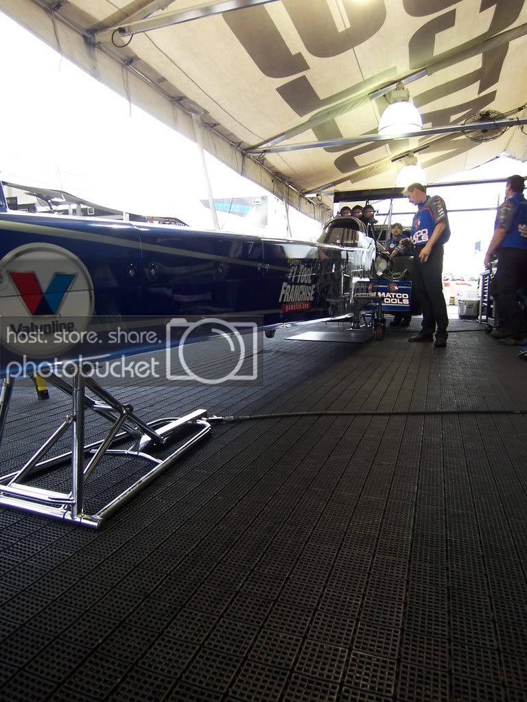 nhra002.jpg