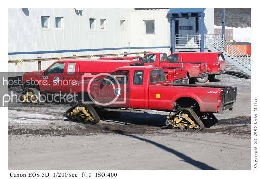 122905fordontracks4ih.jpg