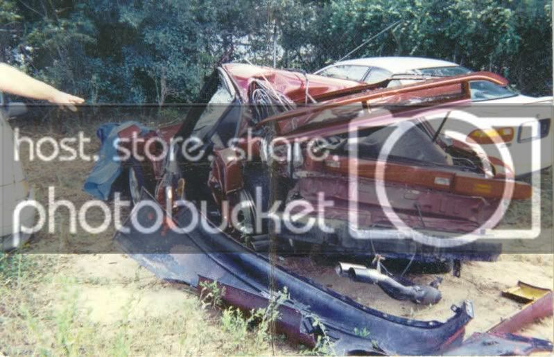wrecked3000gt.jpg