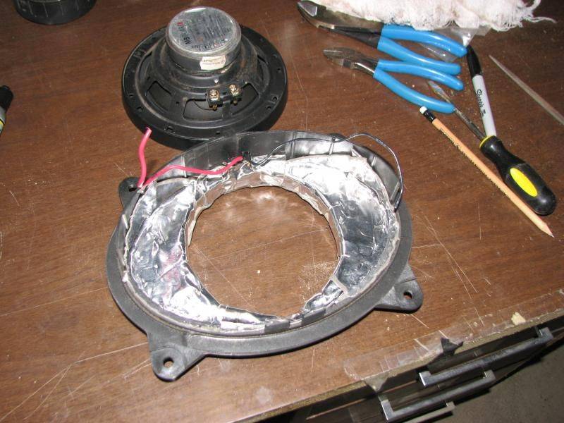 2002CamryFrontSpeakers009.jpg