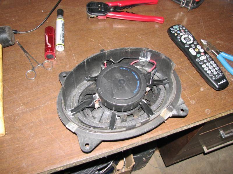 2002CamryFrontSpeakers020.jpg