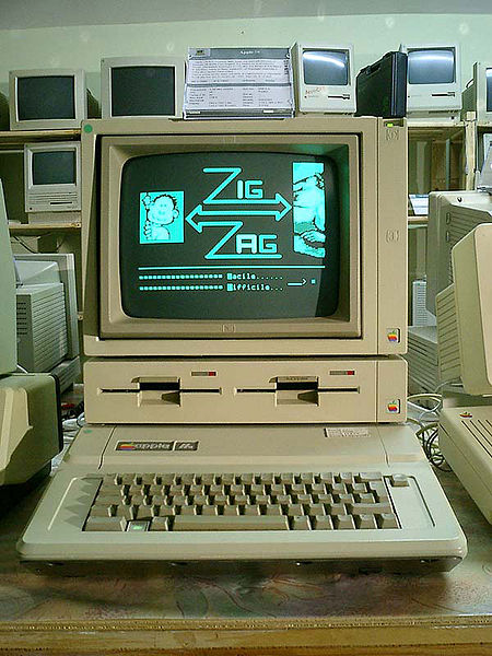 450px-Apple_iie.jpg