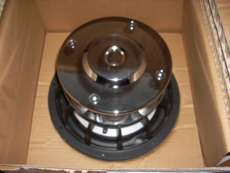 410256861_Sk6h7-L.jpg