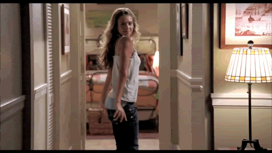 Alba_GoodLuckChuck001.gif