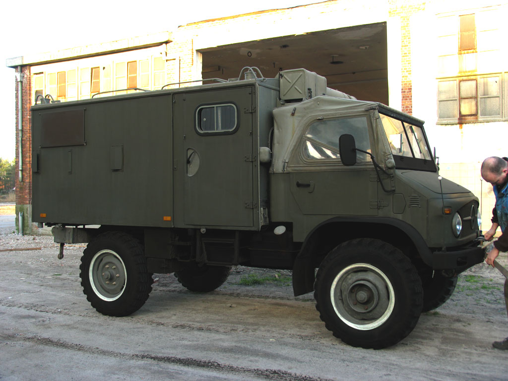 unimog404s.jpg