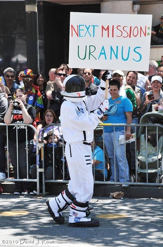 pic-2-gay-astronaut-association-98221.jpg
