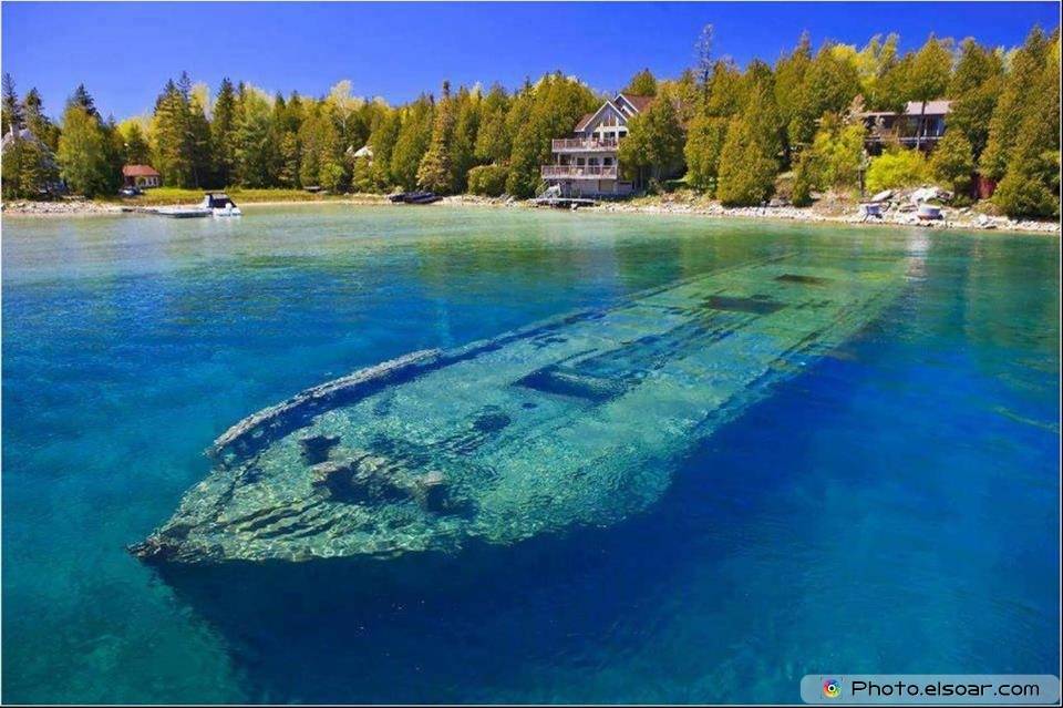 Sunken-Ship-In-Lake-Huron.jpg