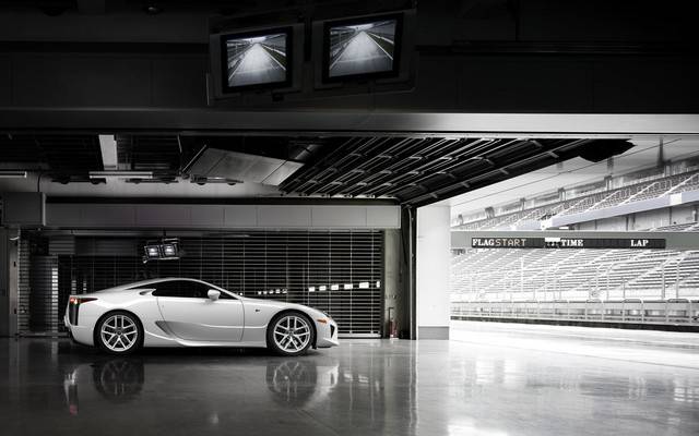 032875_2010_Lexus_LFA.jpg