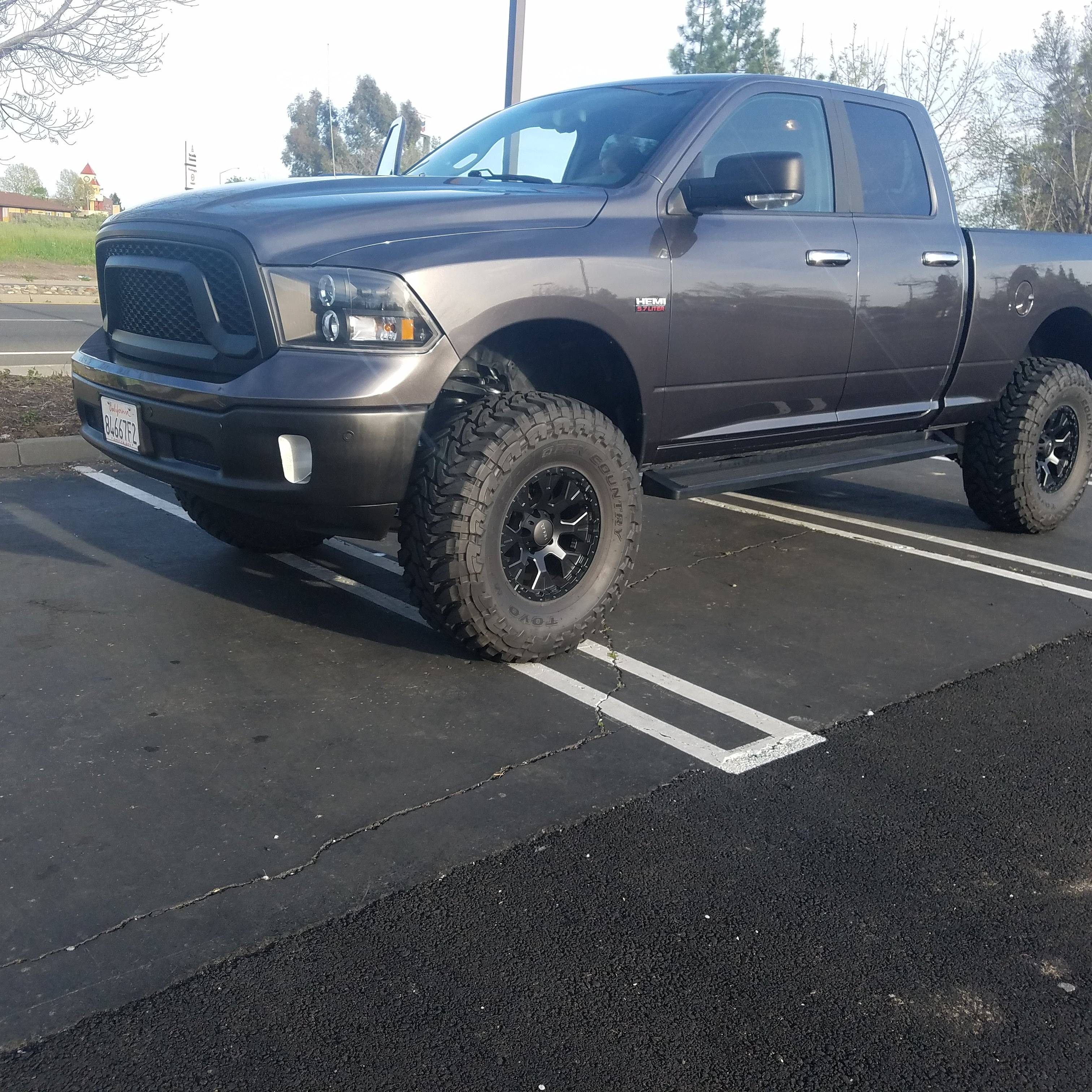 KSq1Ux3.jpg