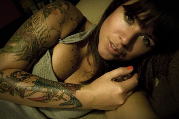 hot_girls_with_tattoos_39.jpg