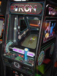 tron-arcade-game.jpg