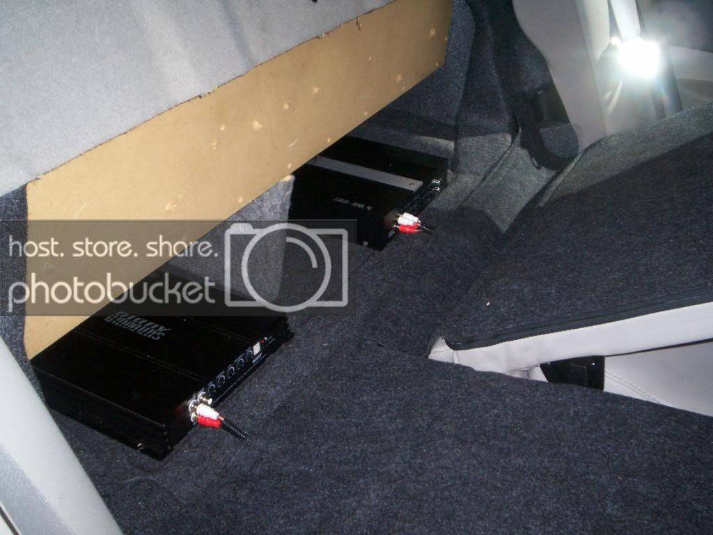 KeishasChrysler300Ampsmountedunderencloser.jpg