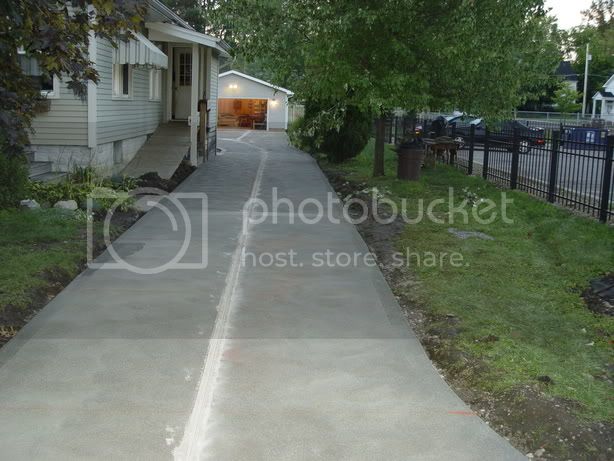 Carsplusoldpicsofdriveway061.jpg
