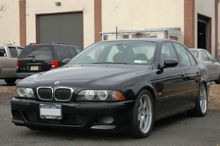 13570-2003-BMW-M5.jpg