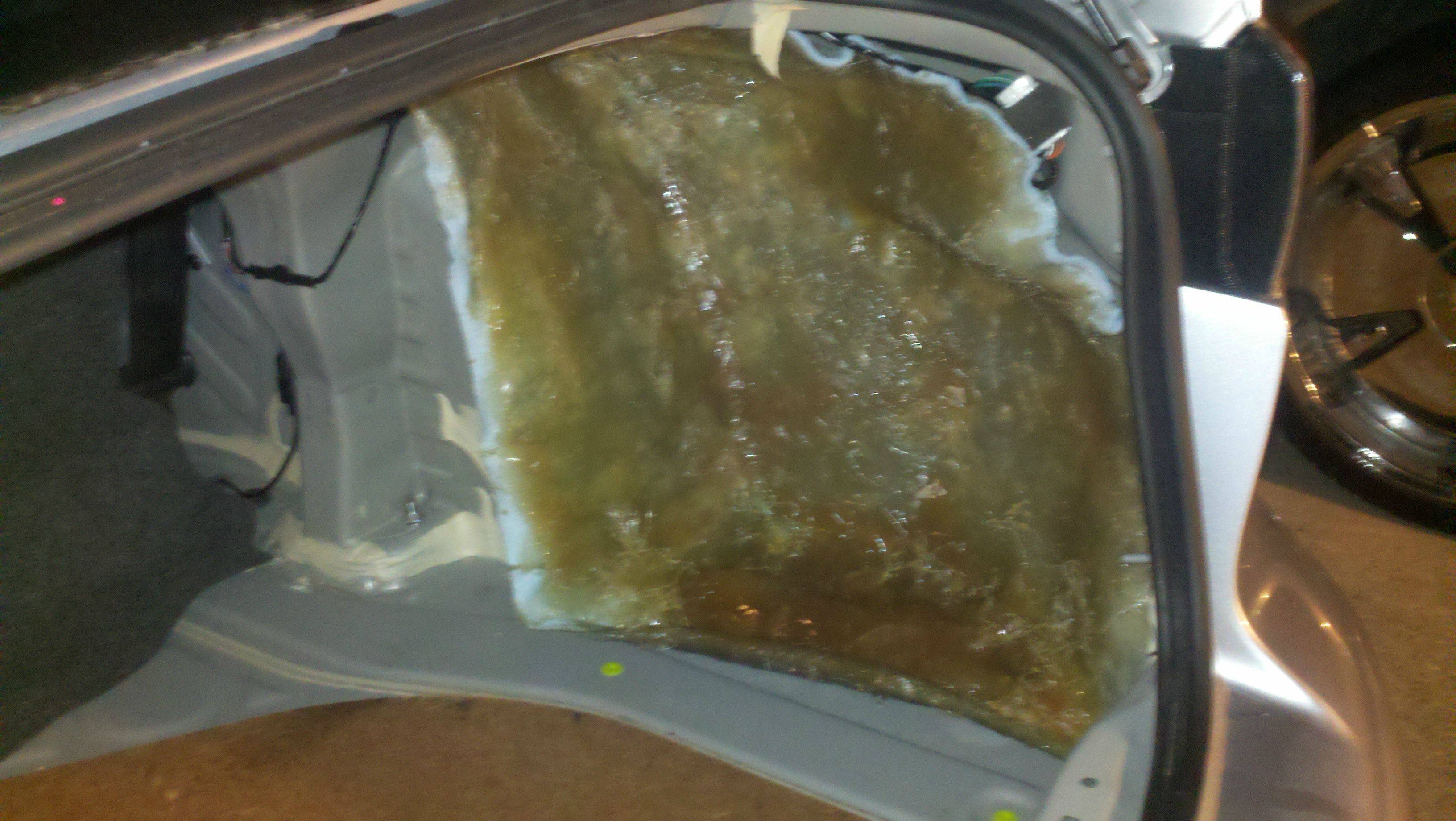 4UG70.jpg