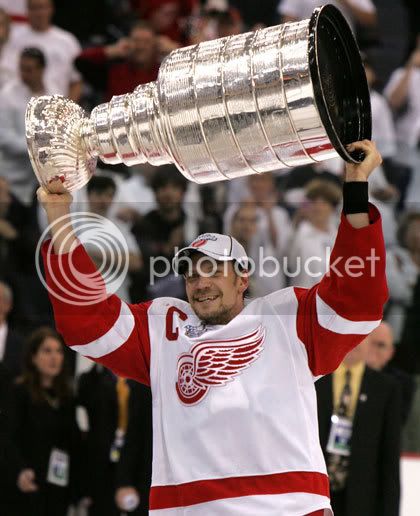 NickLidstromStanleyCup.jpg
