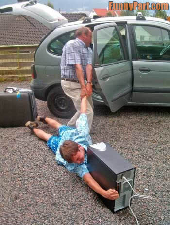 FunnyPart-com-addicted_to_computer.jpg