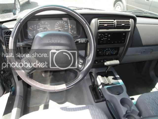 1J4FJ28S7VL564575-25c.jpg