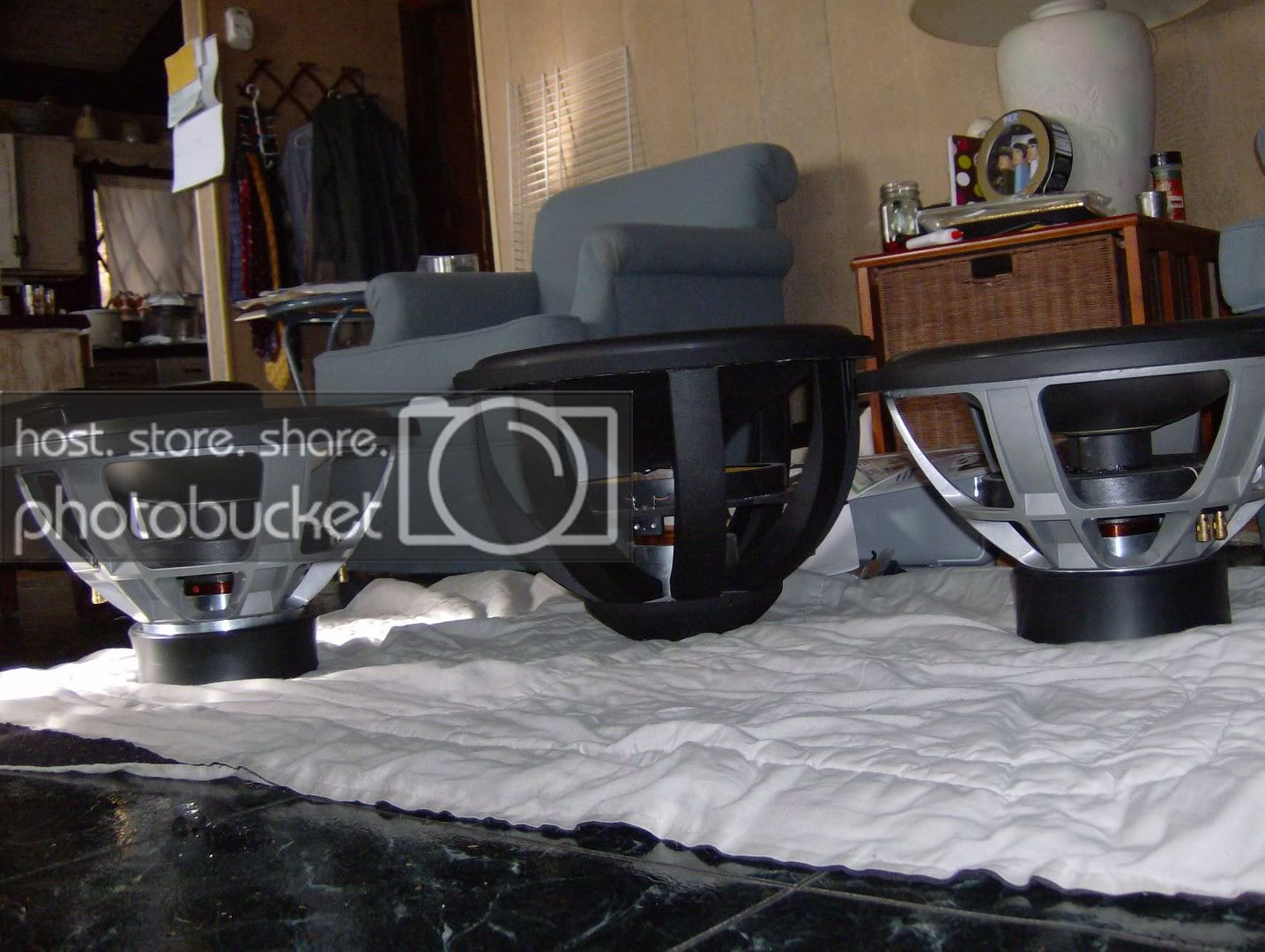 REMX18007.jpg