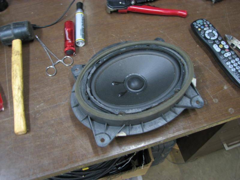 2002CamryFrontSpeakers021.jpg