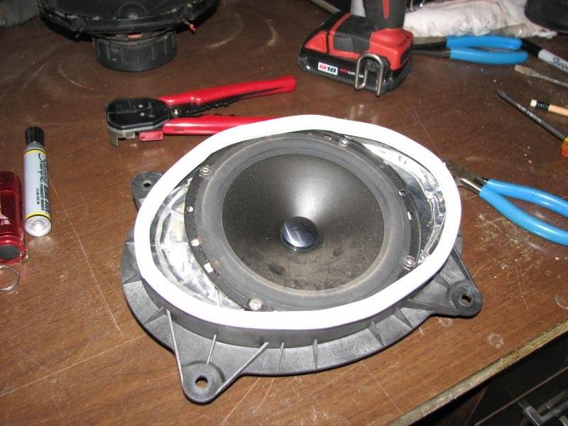 2002CamryFrontSpeakers015.jpg