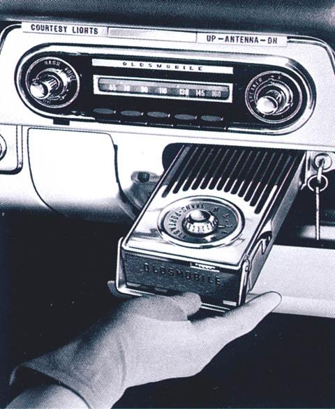 1958OldsPortableTransRadio.jpg